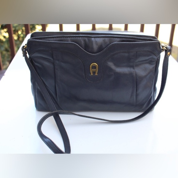 Vintage Etienne Aigner cross body bag - Picture 1 of 11